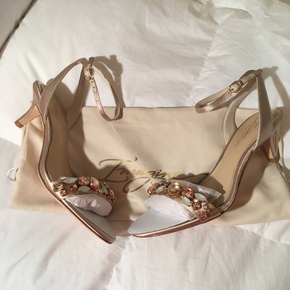 Imagine Vince Camuto Womens KOLO Heeled Sandal